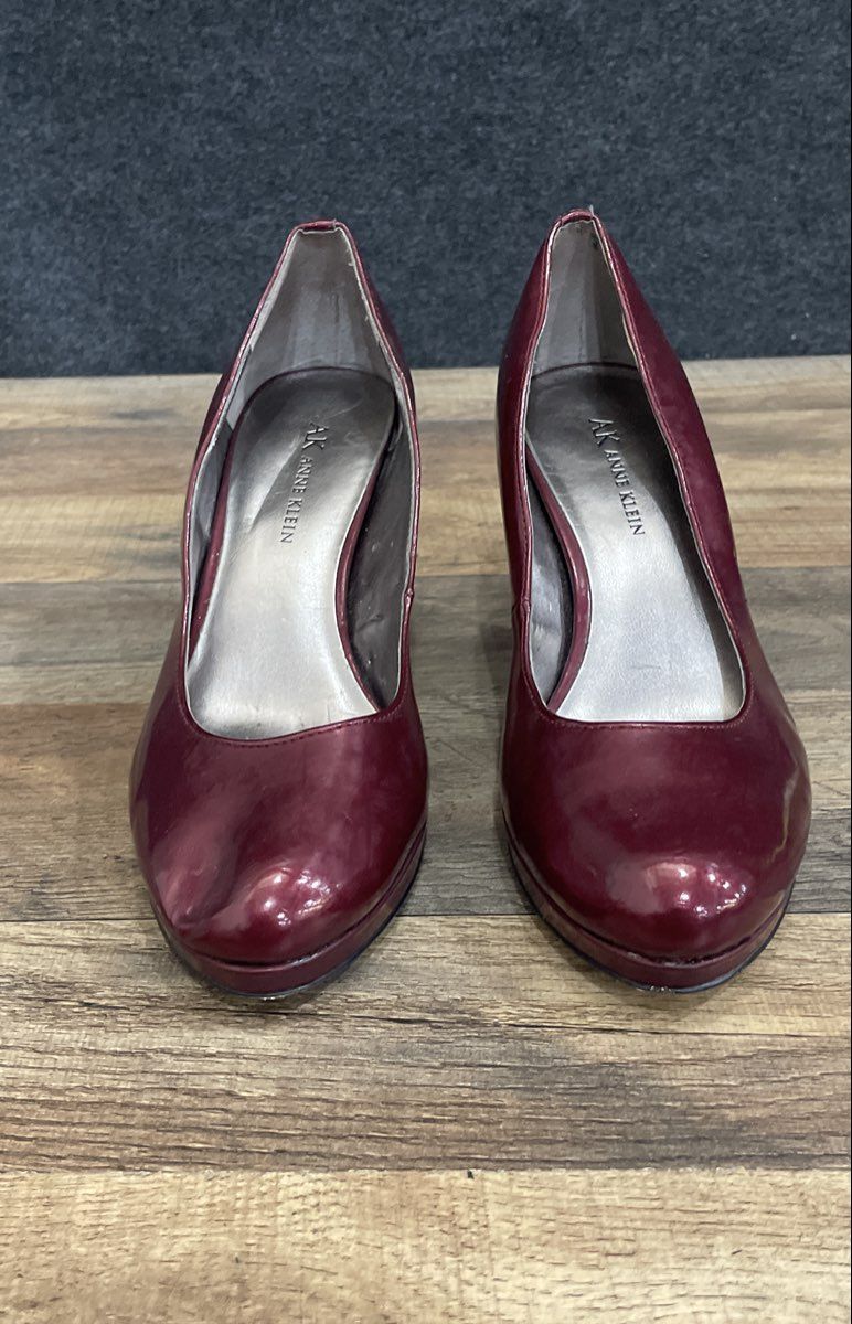 Anne Klein AK Red Metallic Round Toe Platform Pumps Women's Size 7M