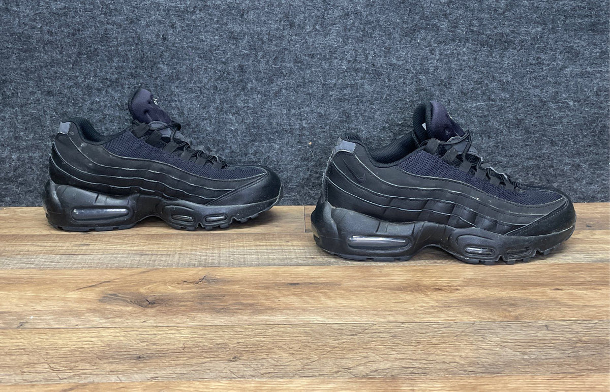Nike Air Max 95 GS Triple Black Youth Sneakers Size 7Y