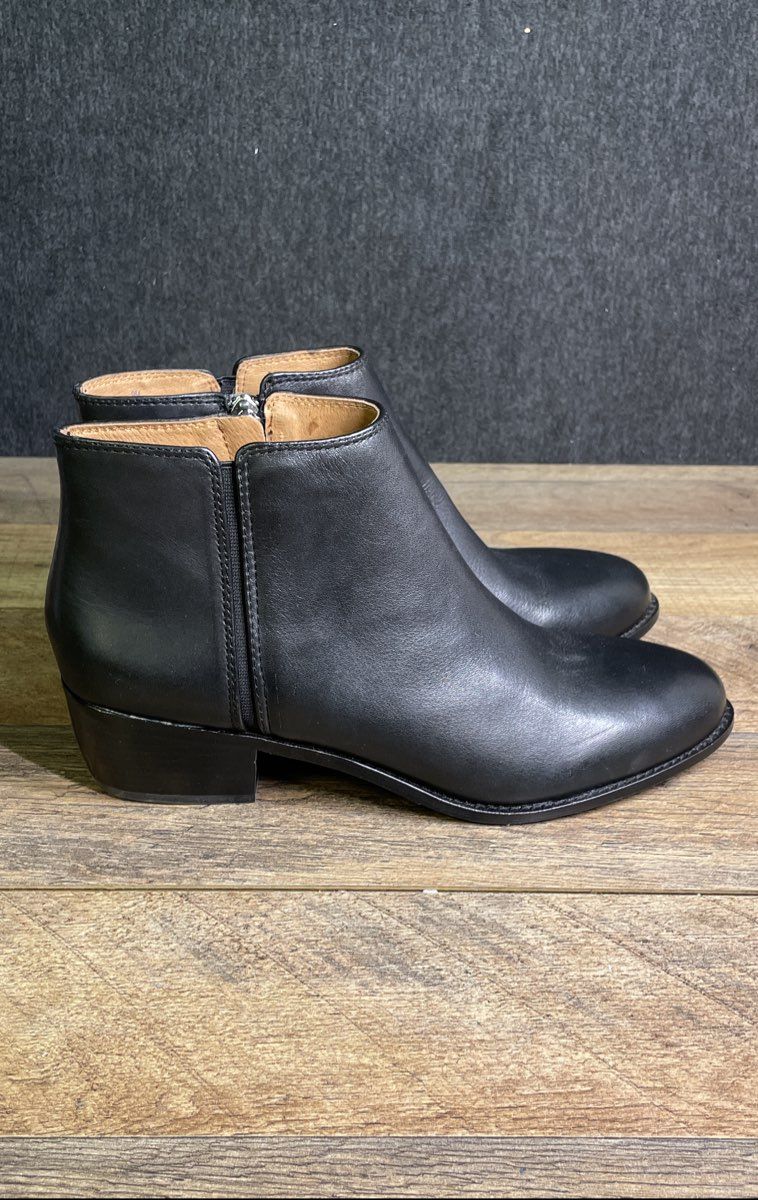 Antonio Melani Black Leather Side Zip Ankle Booties Women's Size 9