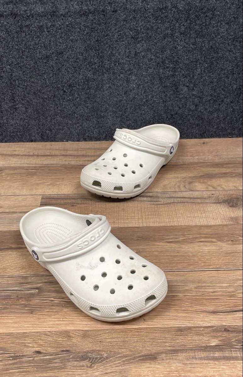 Crocs Classic Clog White Water Friendly Slip On Men's Size 6 Women's Size 8
