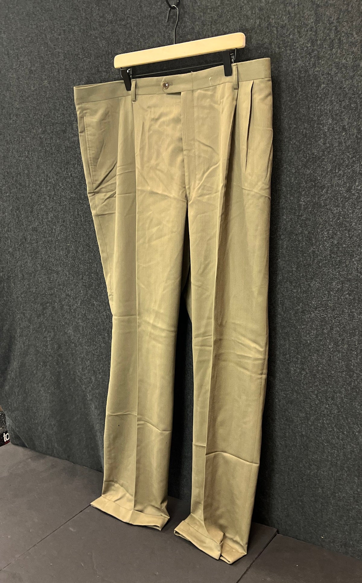 Vintage 90s Men's Sage Green Wool 4 Button Suit 2 Piece Pleated Trousers