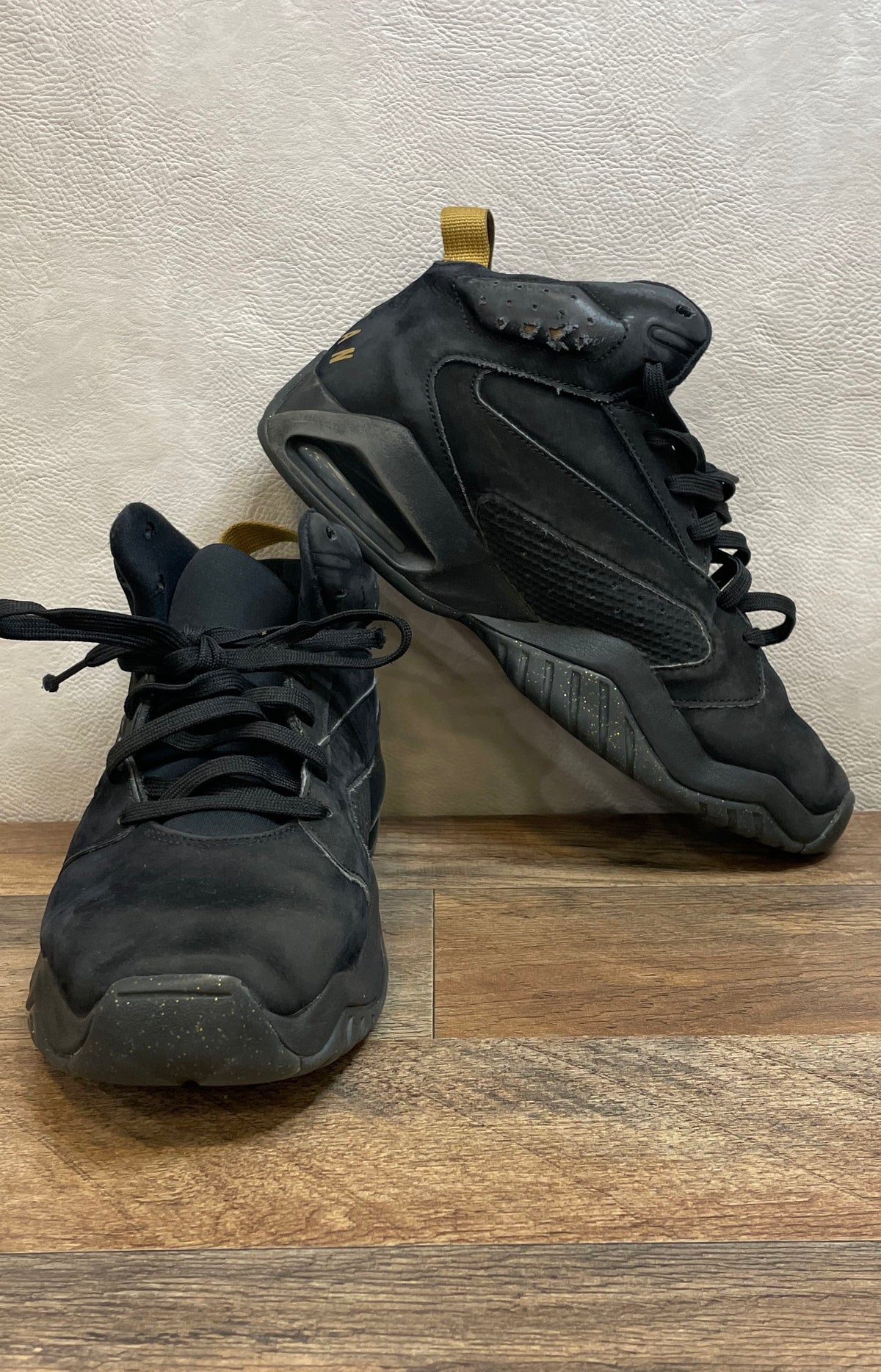 Jordan True Flight Black University Gold Basketball Shoes Size 9