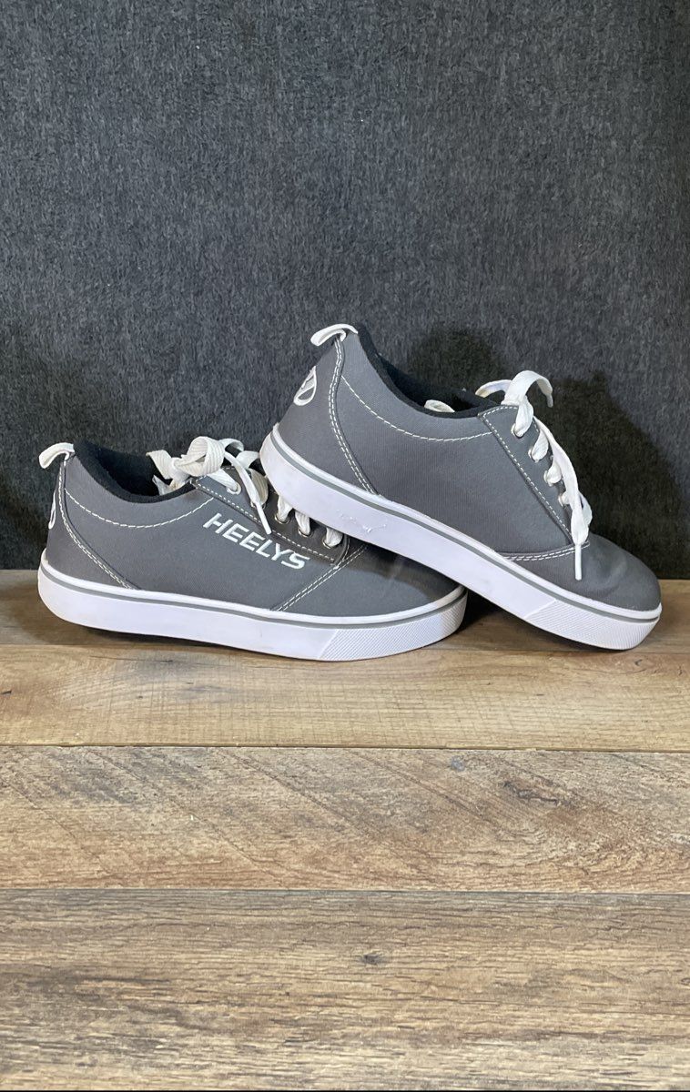 Heelys Pro 20 Grey White Canvas Wheeled Skate Shoes Size 4Y