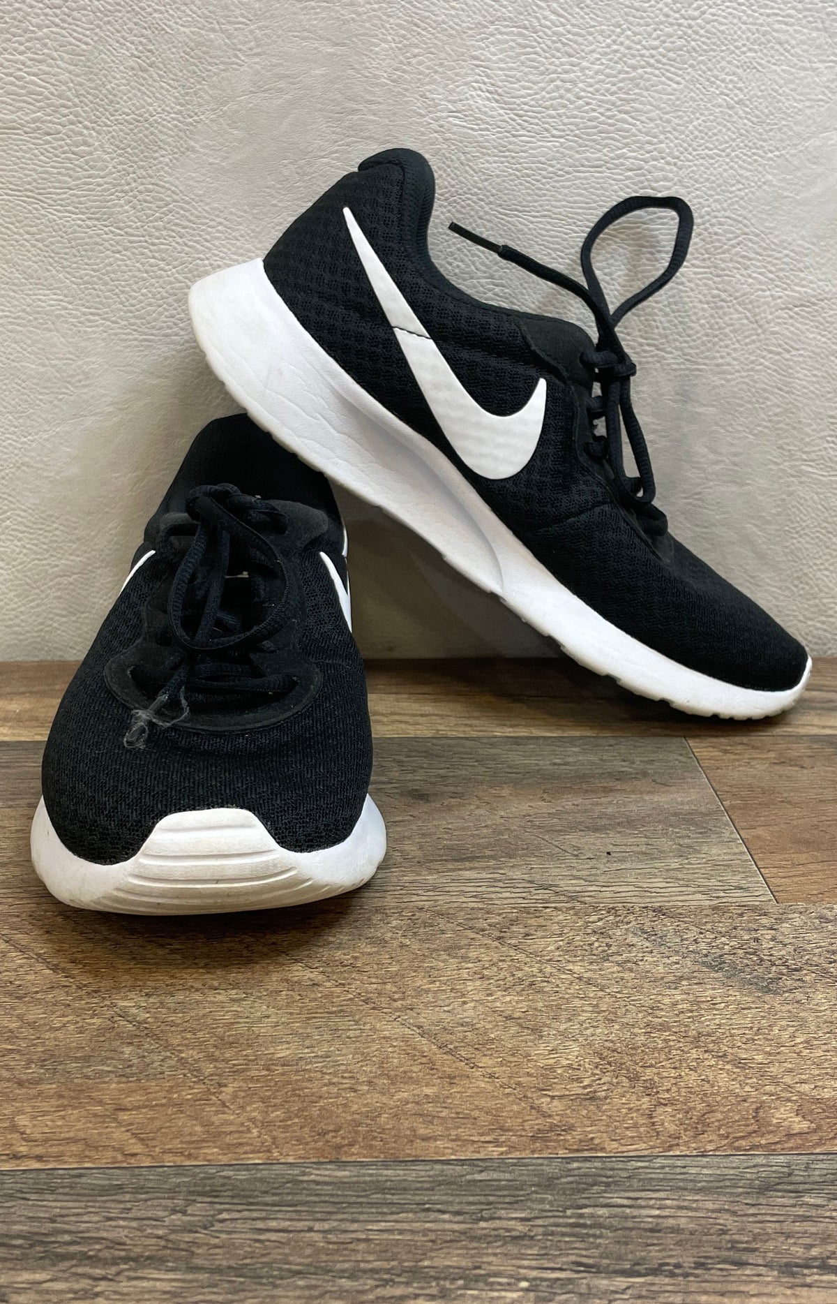 Nike Tanjun Black White Women's Sneakers Lifestyle Running Shoes Size 7