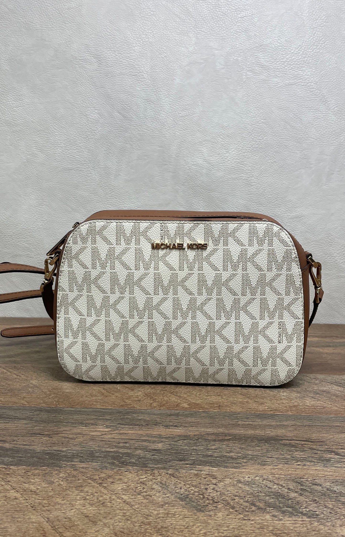 Michael Kors White Brown Logo Monogram Jet Set Crossbody Camera Bag Gold HW