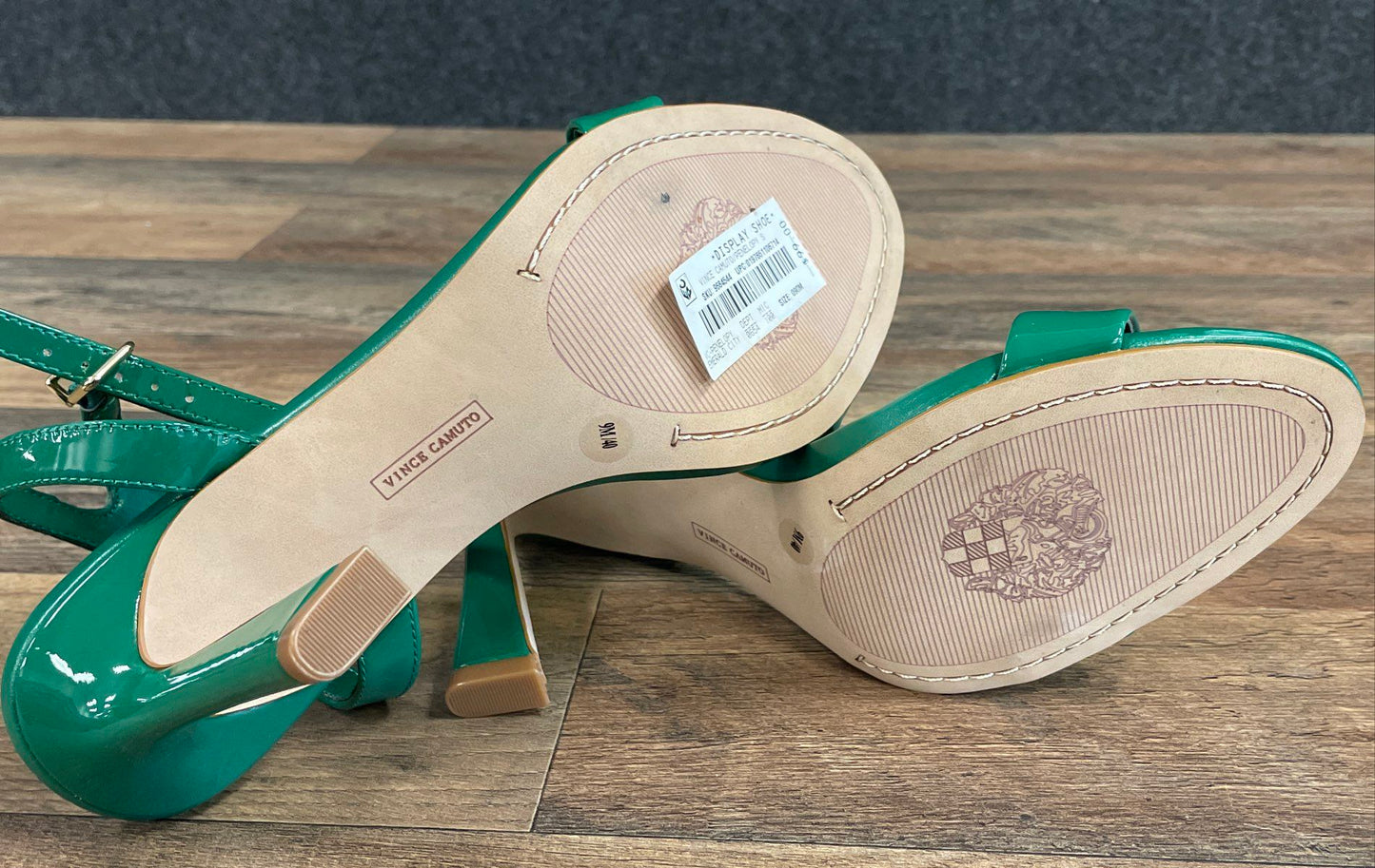Vince Camuto Penelopy Emerald City Green Ankle Strap Heeled Sandals Size 9