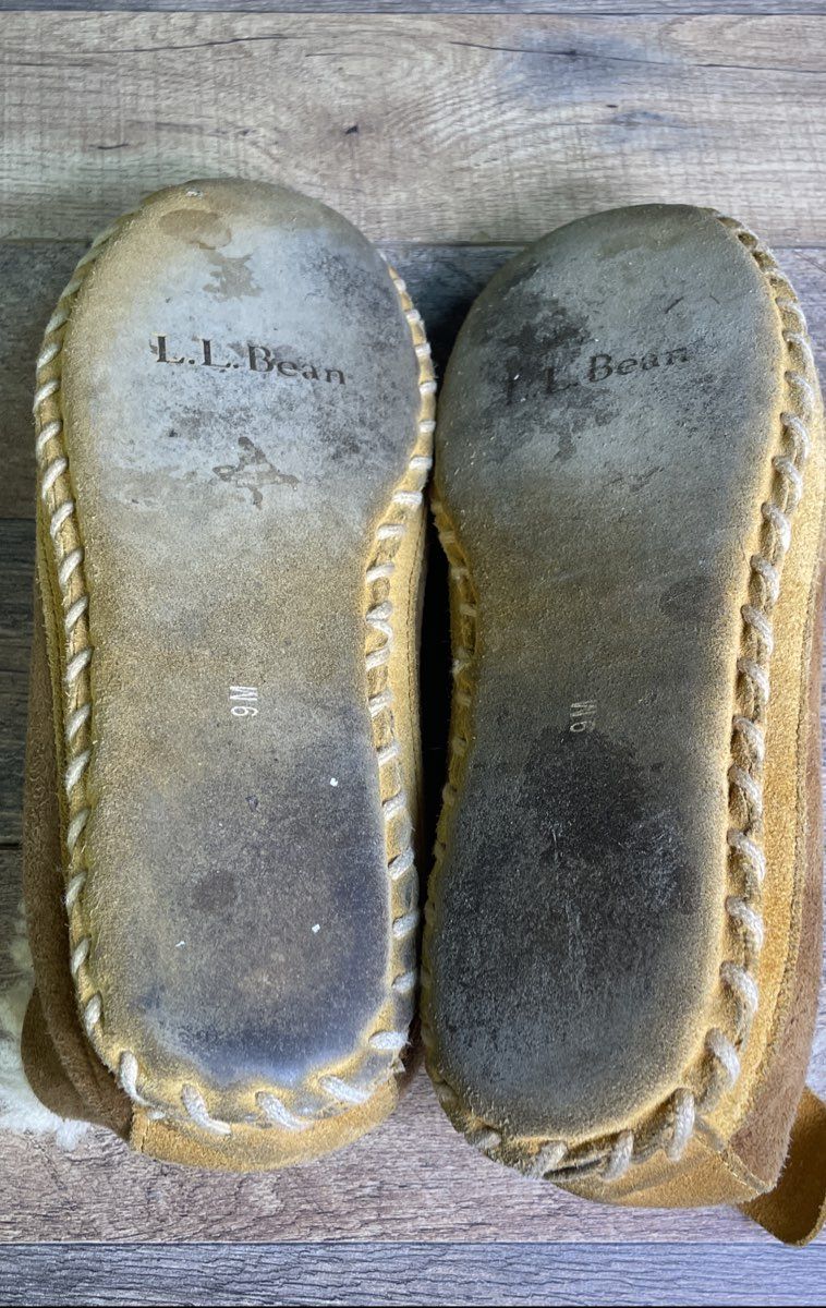 L.L. Bean Wicked Good Shearling Tan Suede Moccasin Slippers Men's Size 9
