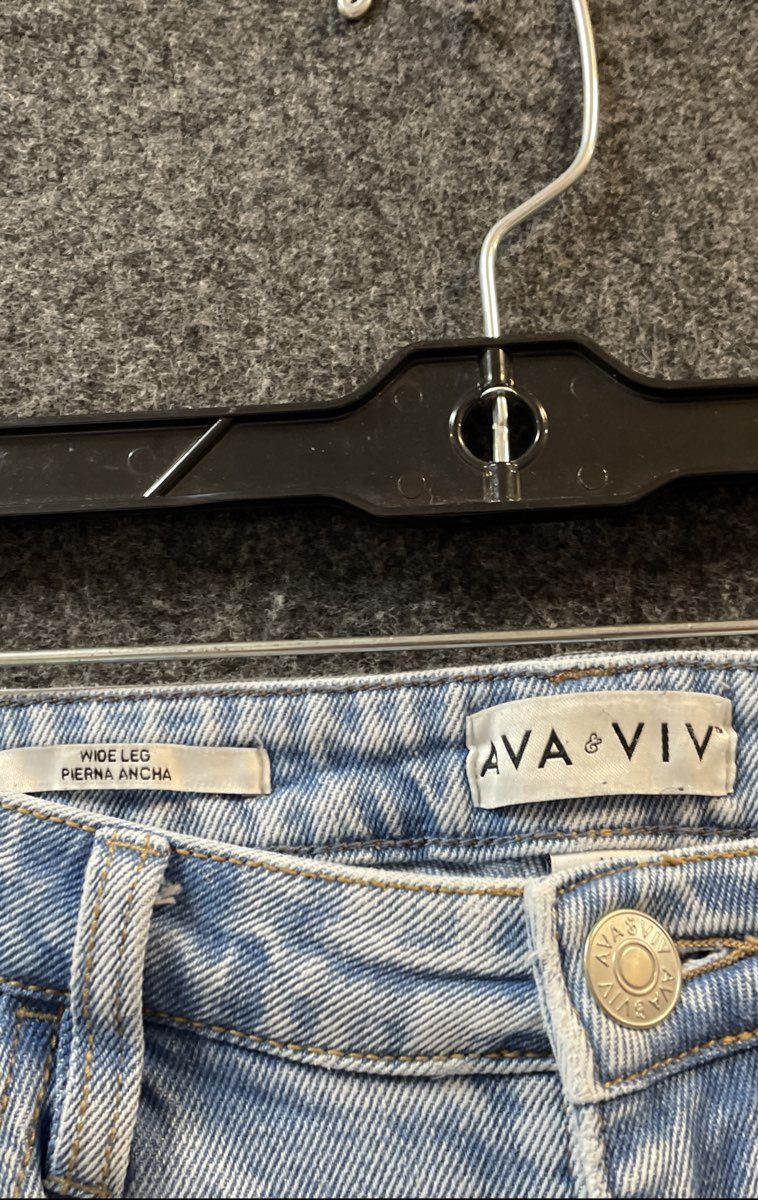 Ava & Viv Women's Light Blue Acid Wash Wide Leg Jeans Sz 16