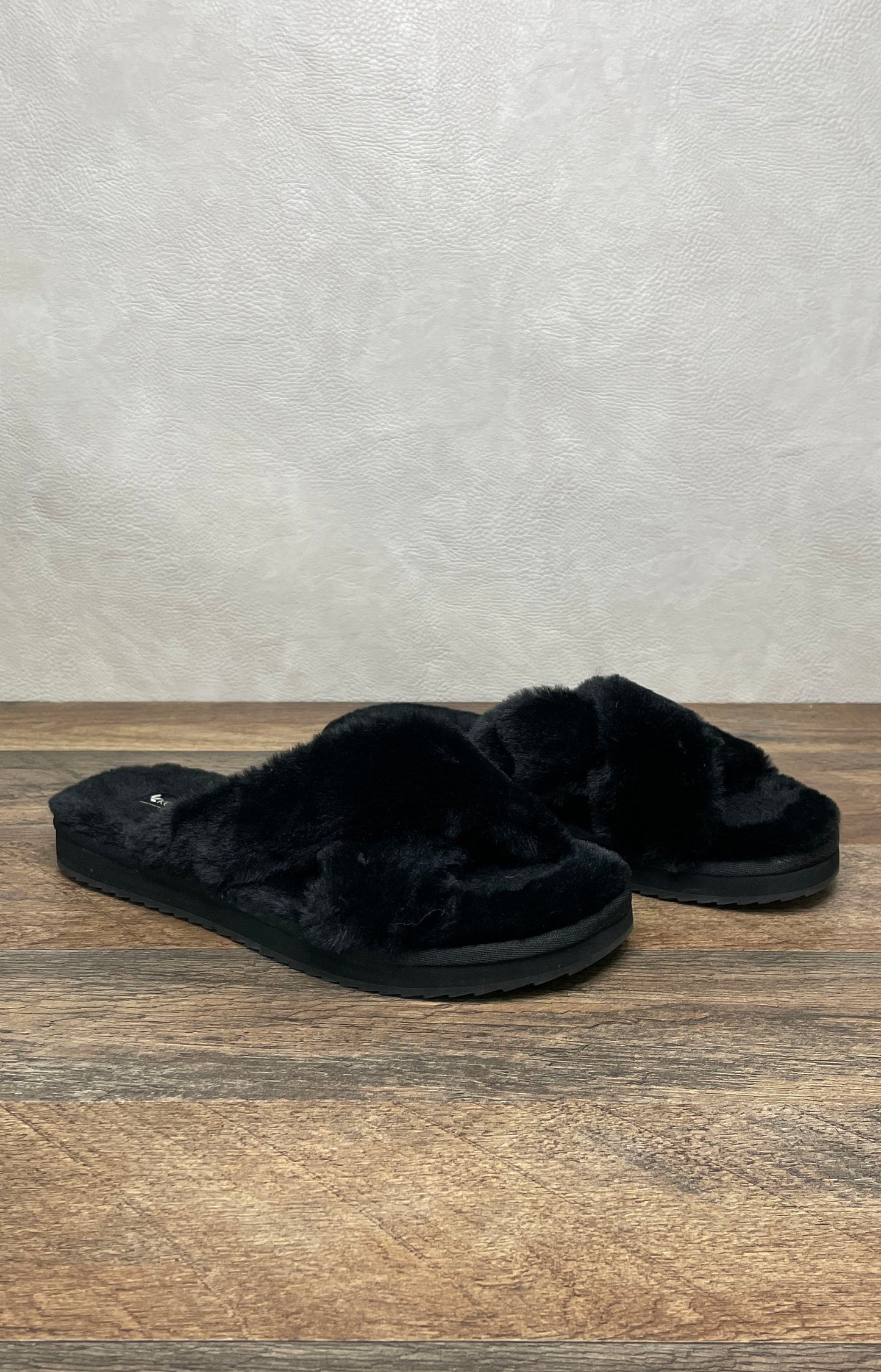 Koolaburra by UGG Fuzz-Ah Black Faux Fur Slide Sandals Women's Size 7