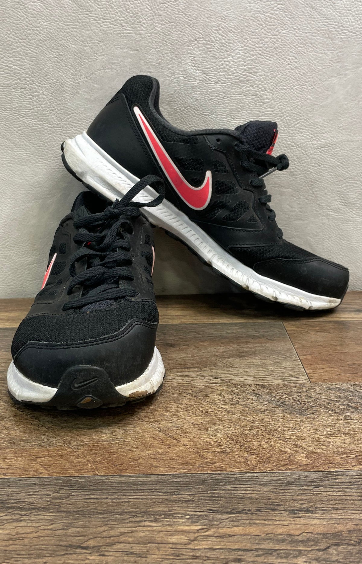 Nike Downshifter 6 Black Hyper Crimson White Running Shoes Size 10