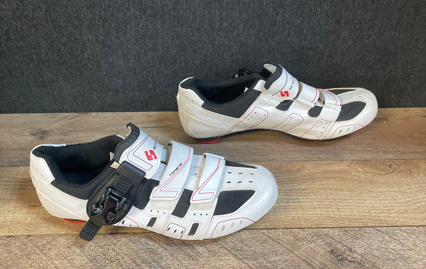 Scattante Torena White Black Red Road Cycling Shoes Size 6.5 EUR 39