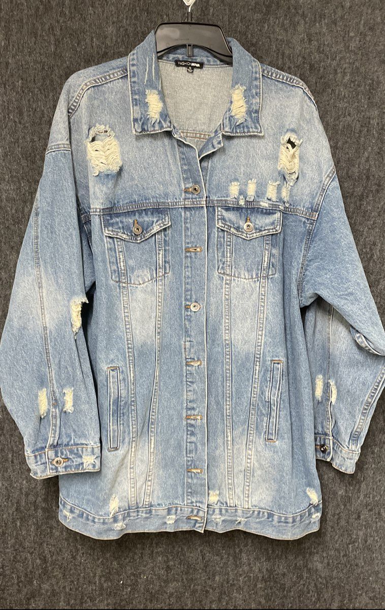 Fashion Nova Women's Drop The Bass Distressed Denim Jacket Light Wash XL