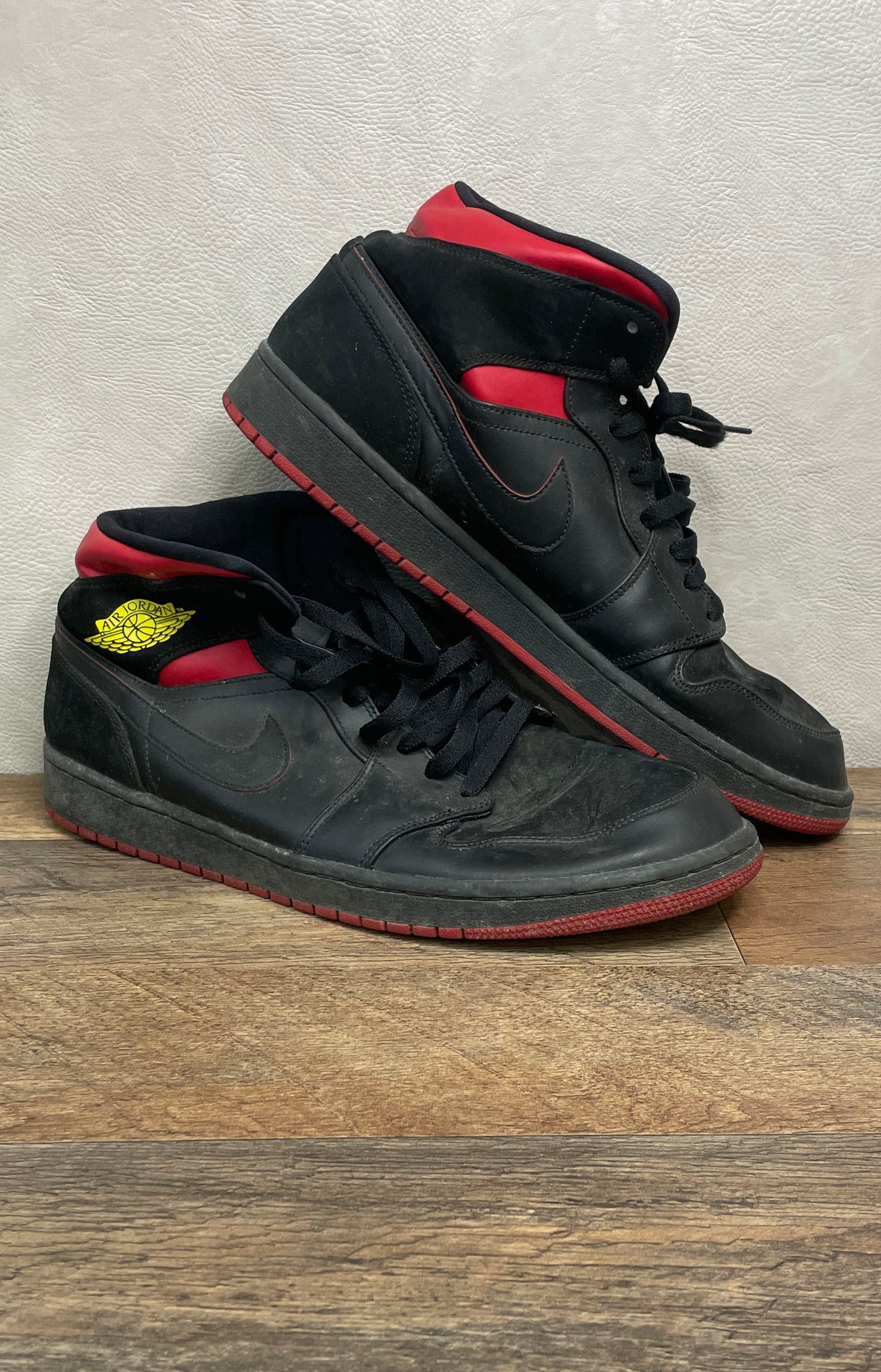 Nike Air Jordan 1 Mid Black University Red Sneakers Size 13