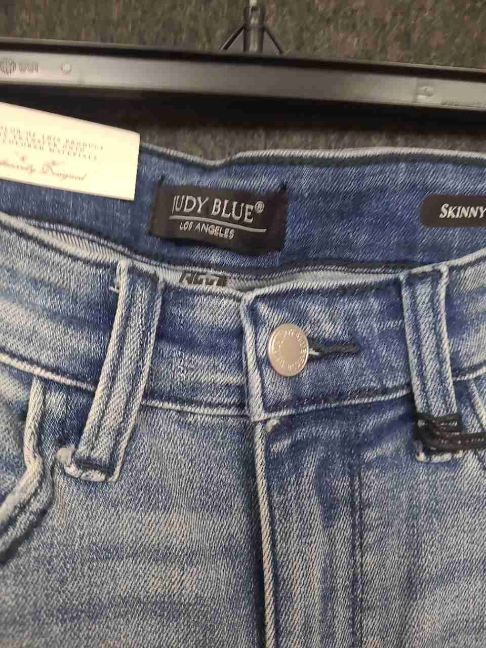 Judy Blue Women's Skinny Fit Light Wash Distressed Jeans Sz 5/27 NWT