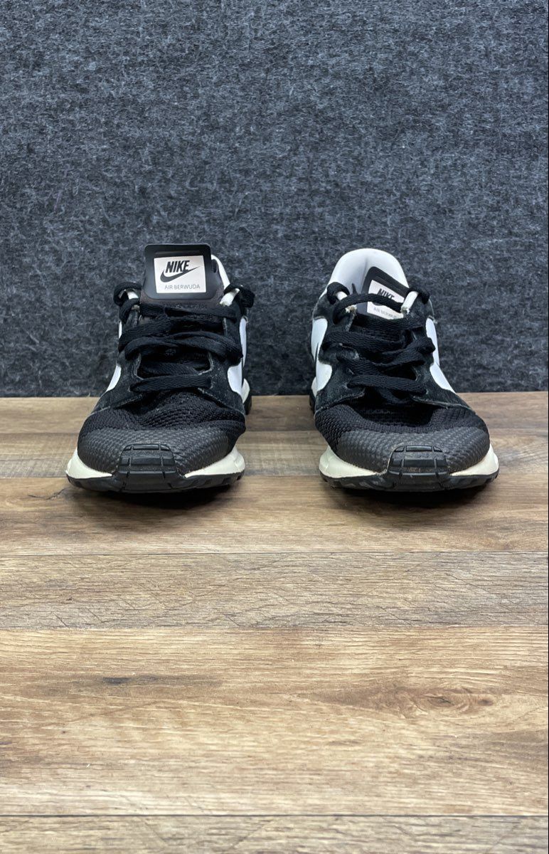 Nike Air Berwuda Black White Grey Running Sneakers Men's Size 12 555305-003