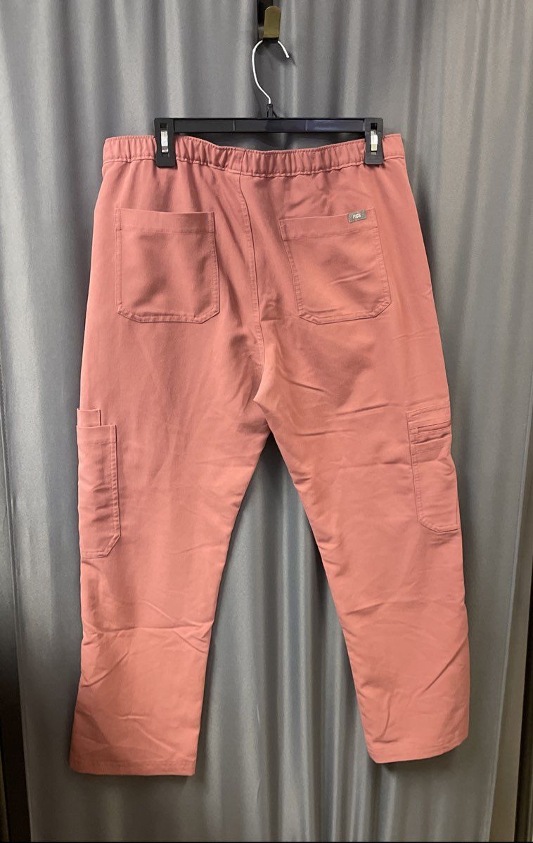 Figs Men's Cairo Cargo Scrub Pants Brick Technical Collection Sz Medium Short