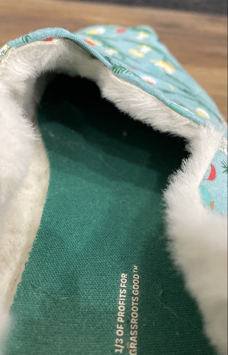 TOMS Alpargata Christmas Gnomes Blue Faux Fur Lined Slip On Women's Size 9.5