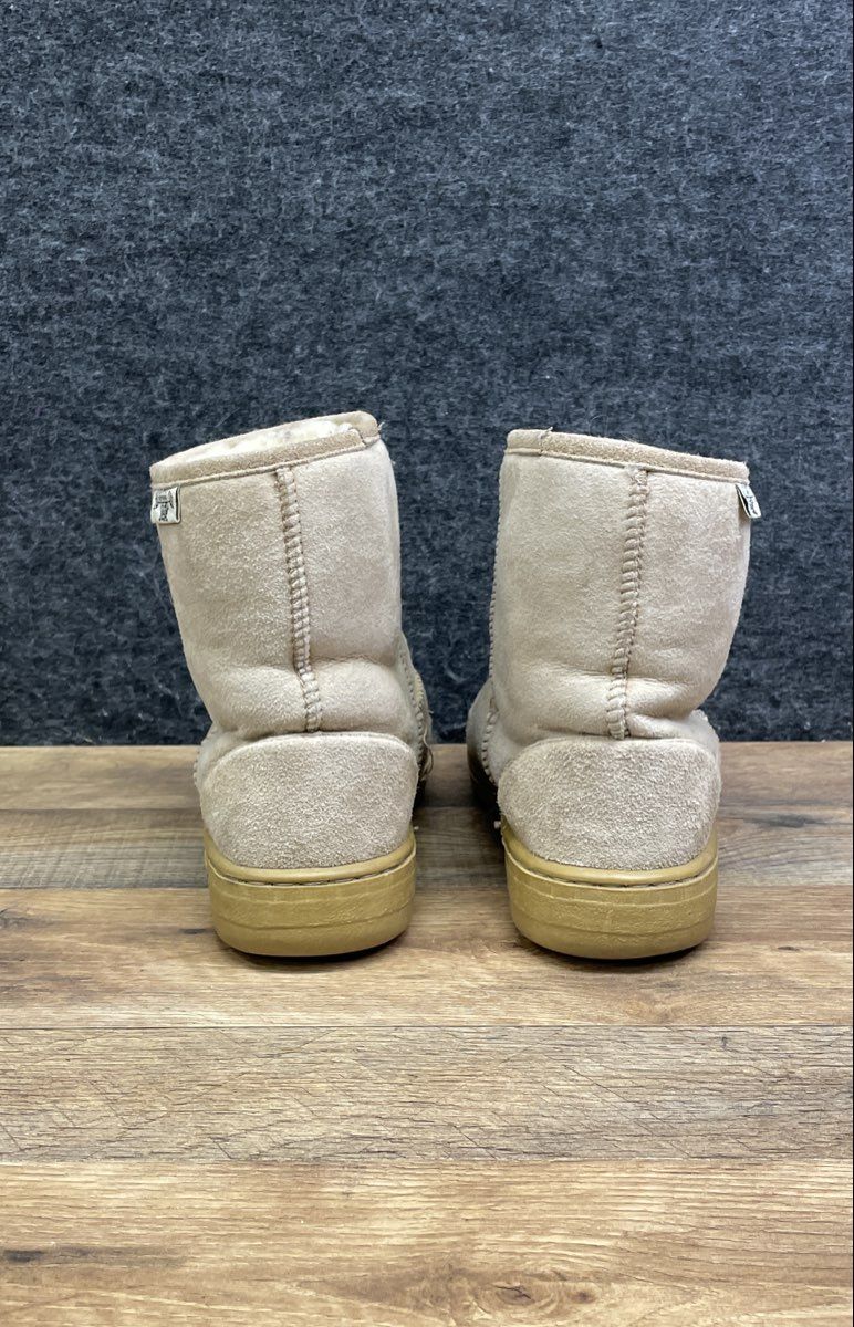 Shearling Supreme Beige Suede Sheepskin Lined Winter Boots Men's 9 Women's 10