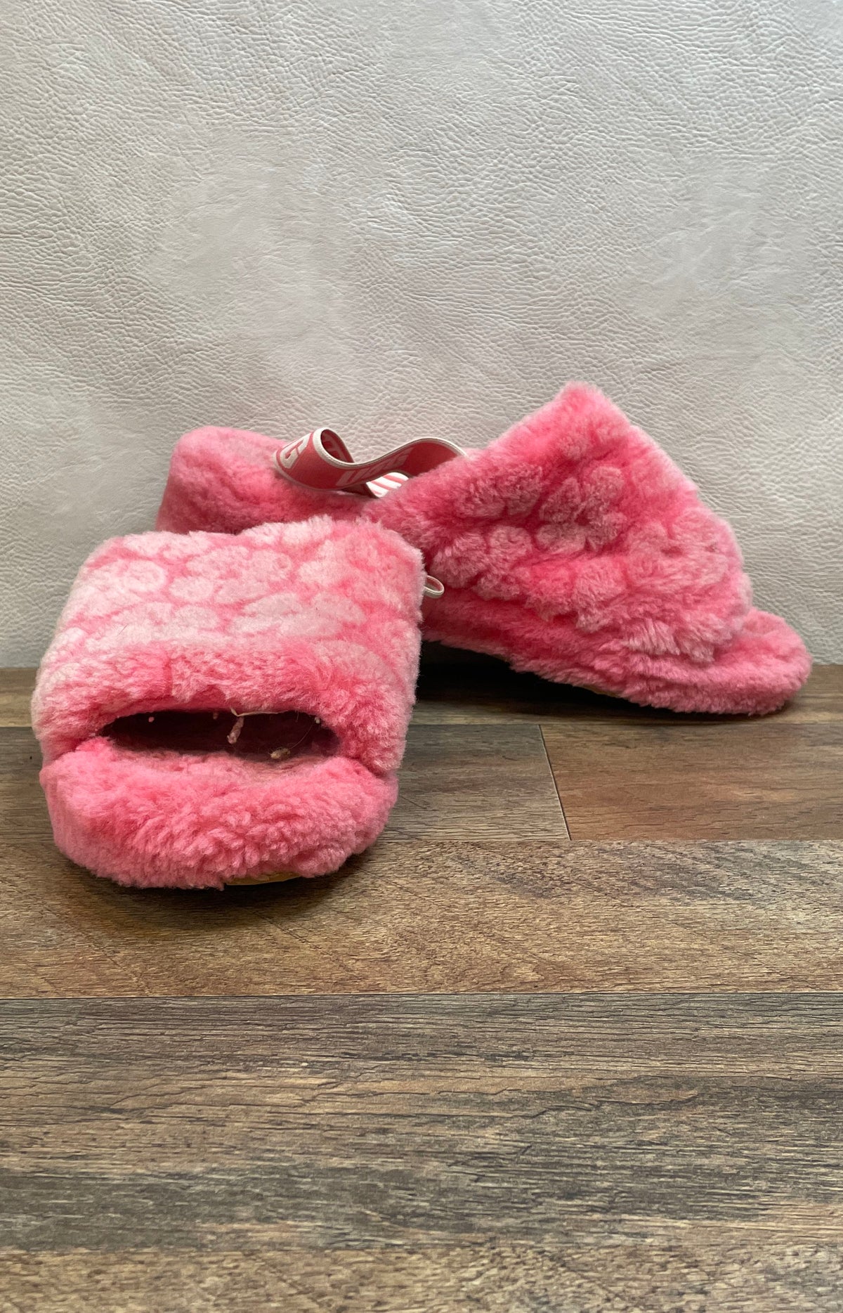 UGG Oh Yeah Pink Sheepskin Slide Slippers Women's Size 11