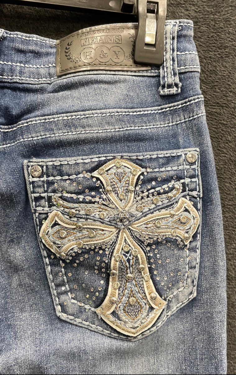 H&Y Women's Blue Embroidered Rhinestone Cross Bootcut Denim Jeans Sz 7/8