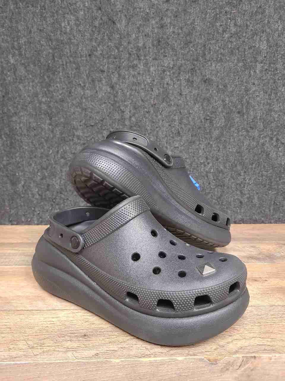 Crocs Classic Crush Clog Black Platform Clogs Men's 9 Women's 11