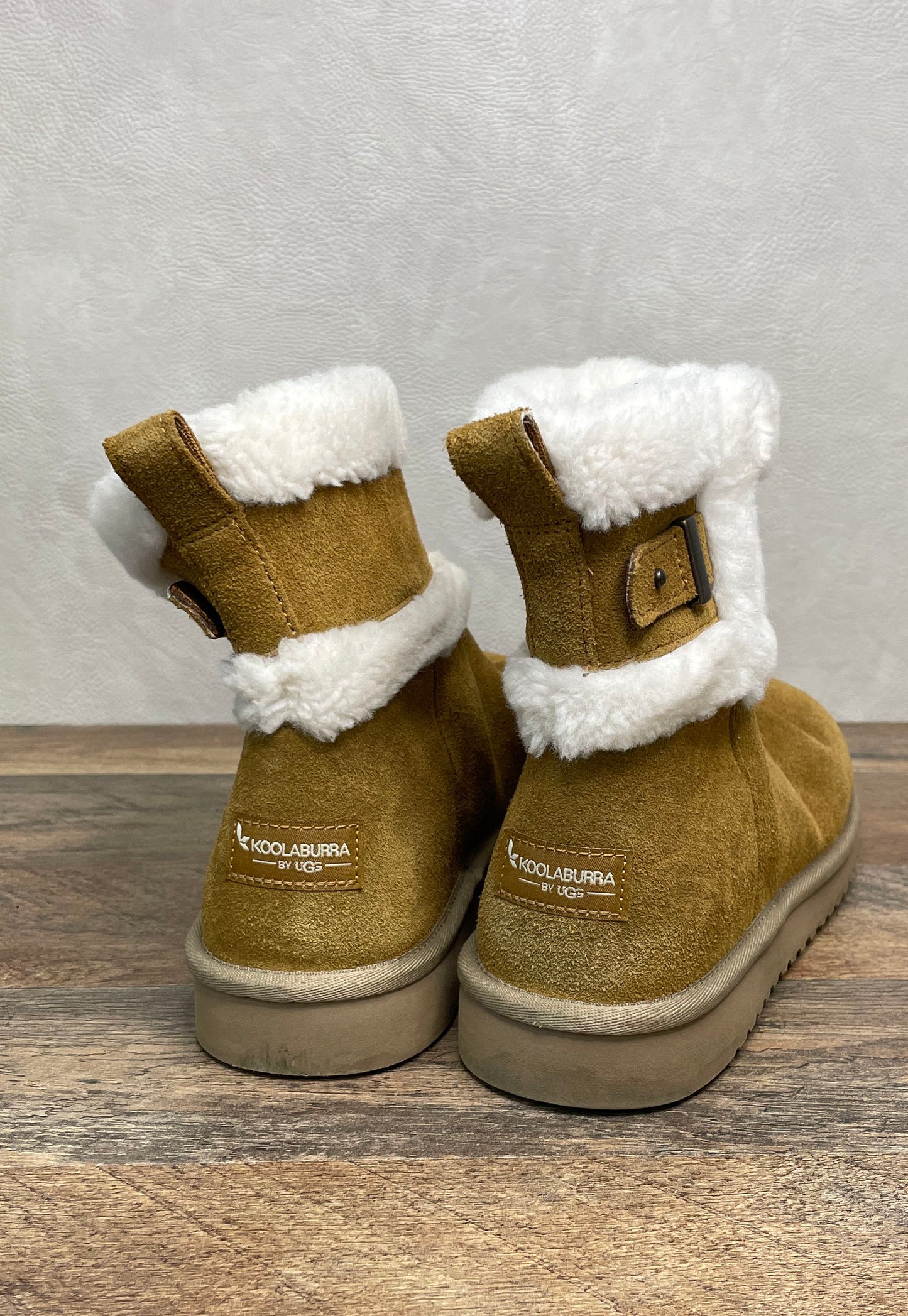 Koolaburra by UGG Victoria Short Chestnut Suede Shearling Boots Women's Size 10