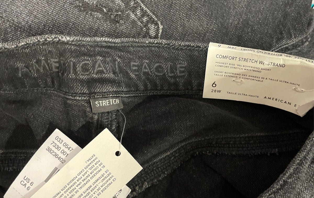 American Eagle Women's 90s Boyfriend Shorts Black Distressed High Rise Sz 6 NWT