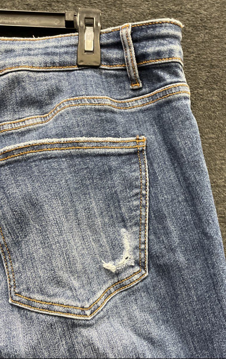 Lovervet by Vervet Women's Blue Distressed Mid Wash Cuffed Jeans Sz 18W