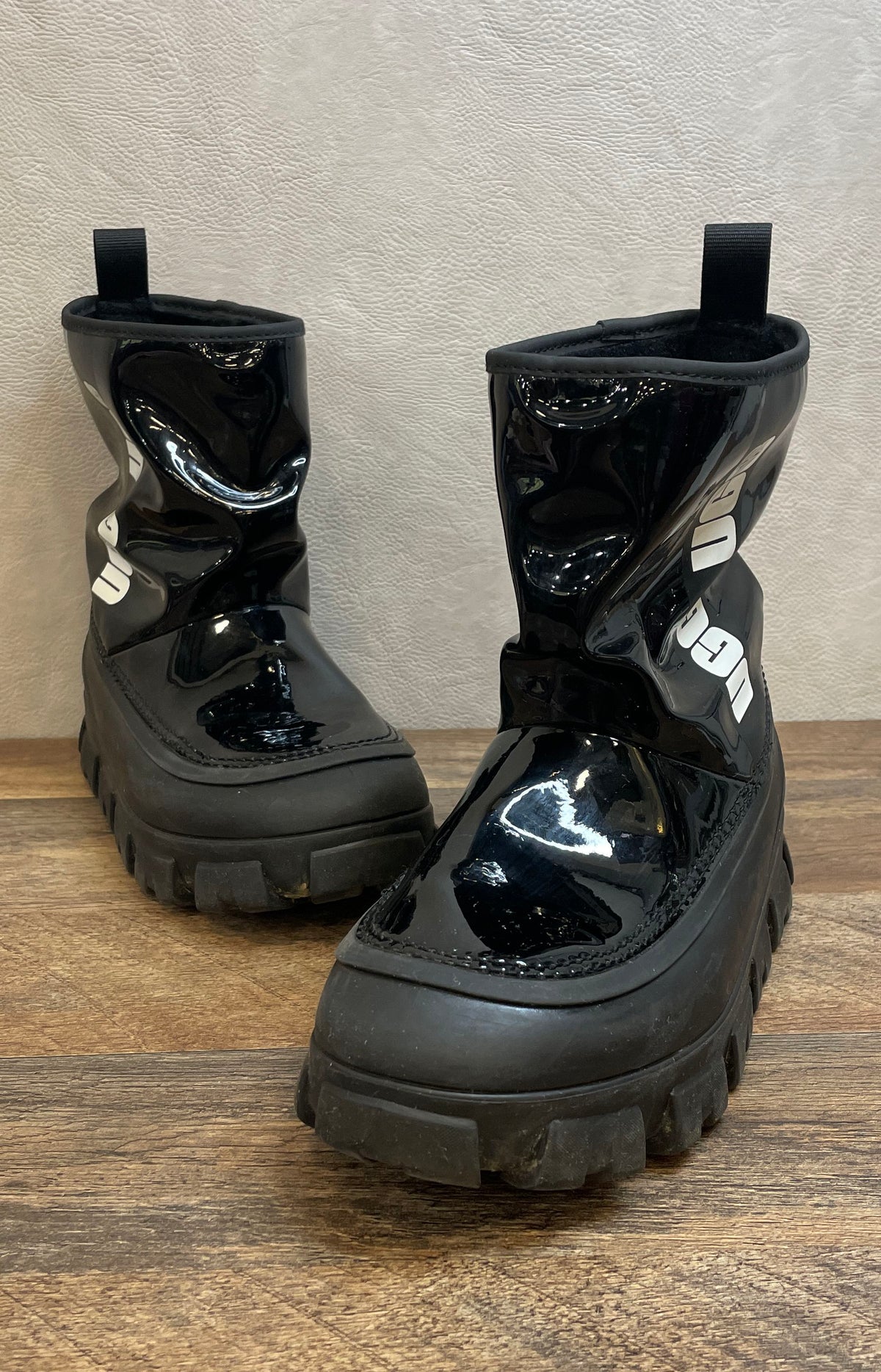 UGG Classic Brellah Mini Black Patent Platform Boots Women's Size 7