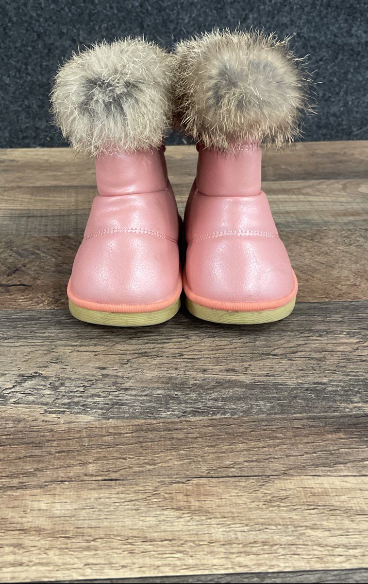 Pink Faux Fur Toddler Snow Boots Bear Paw Sole Size EU 22 US 6