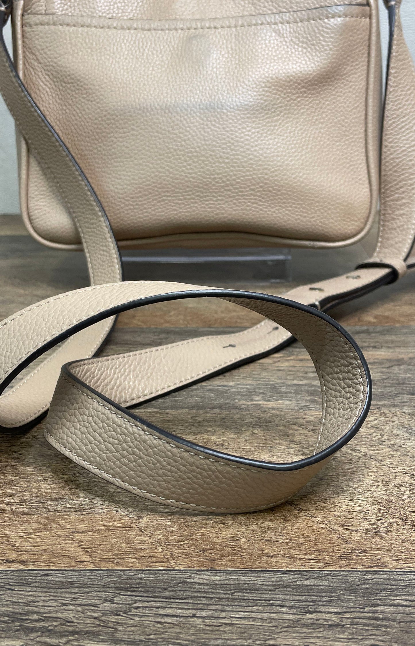 Kate Spade Beige Pebbled Leather Crossbody Bag Gold Hardware Nude Taupe Small