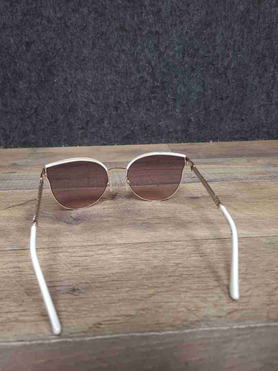 Guess Women's Gold White Cat Eye Sunglasses Chain Arms GF6092 Gradient Lens