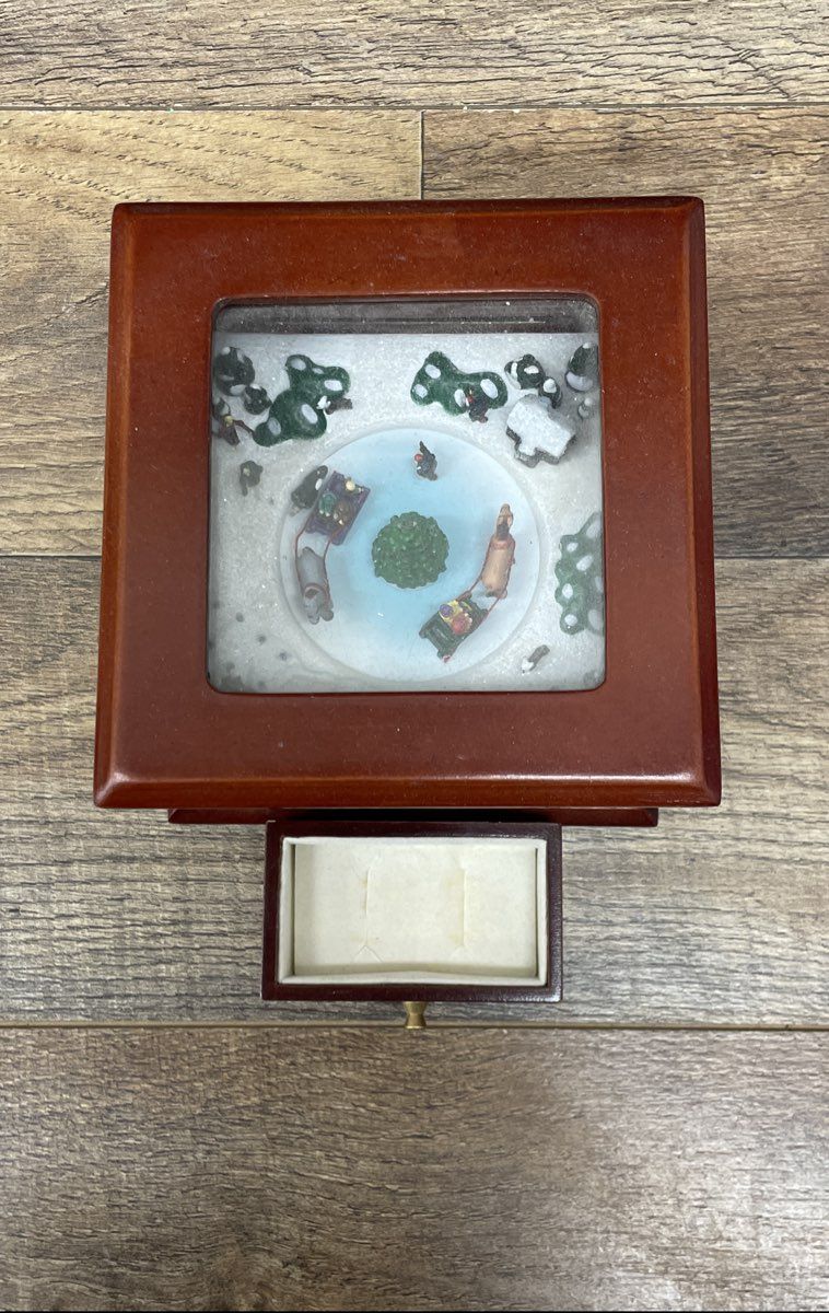 Vintage Mr. Christmas Animated Music Box Holiday Ice Skating Scene Wood Jewelry