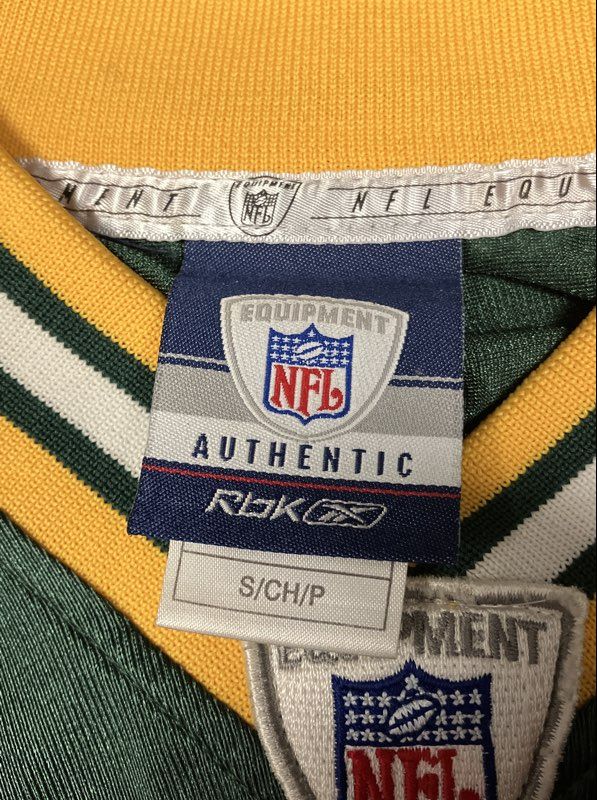 Reebok Men's Vintage Green Bay Packers Brett Favre #4 NFL Jersey Green Sz S