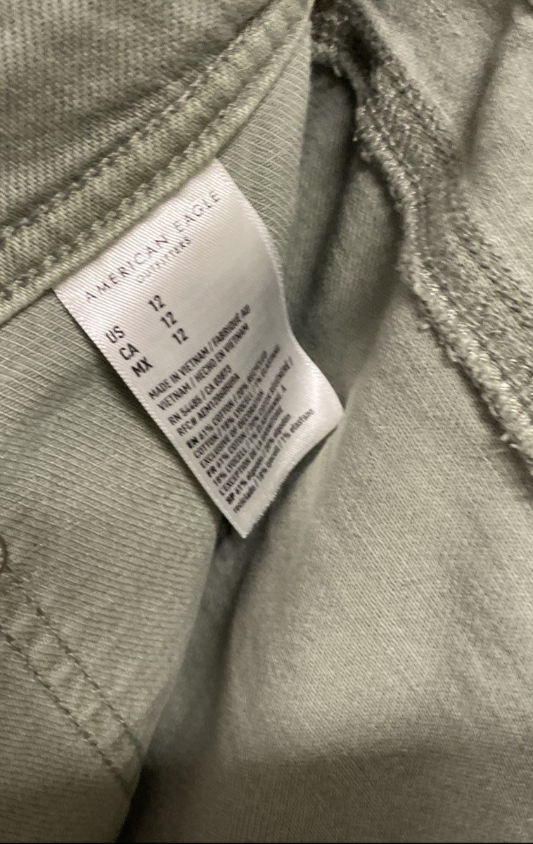 American Eagle Women's Dreamy Drape Easy Shortie Green Low Rise Stretch 12 NWT