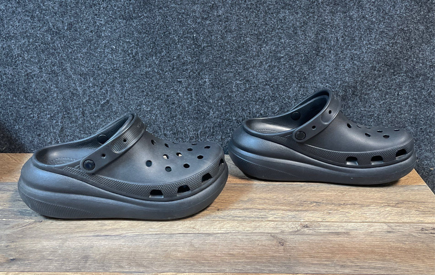Crocs Classic Crush Clog Black Platform Clog Shoes Men's Size 8 Women's Size 10