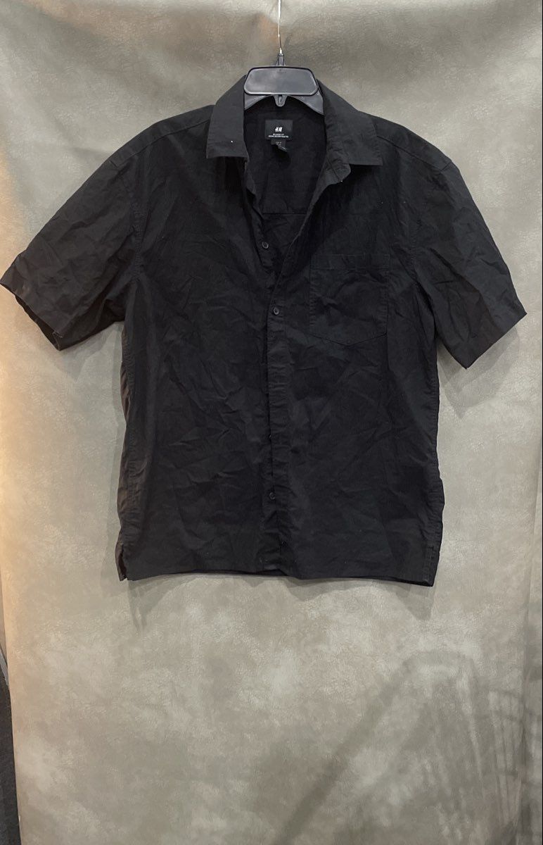 H&M Men's Black Short Sleeve Button Up Shirt Relaxed Fit 100% Cotton Pocket M