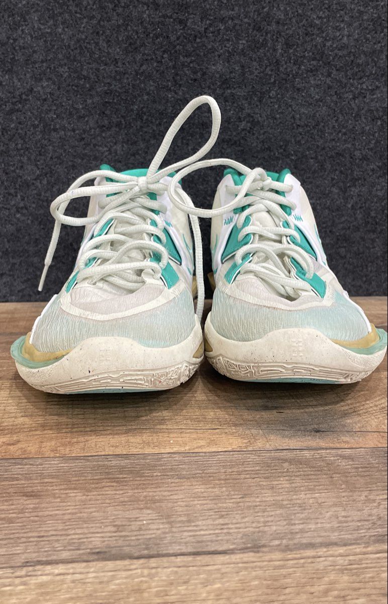 Nike Kyrie Infinity White Teal Gold Youth Basketball Shoes Size 6.5Y