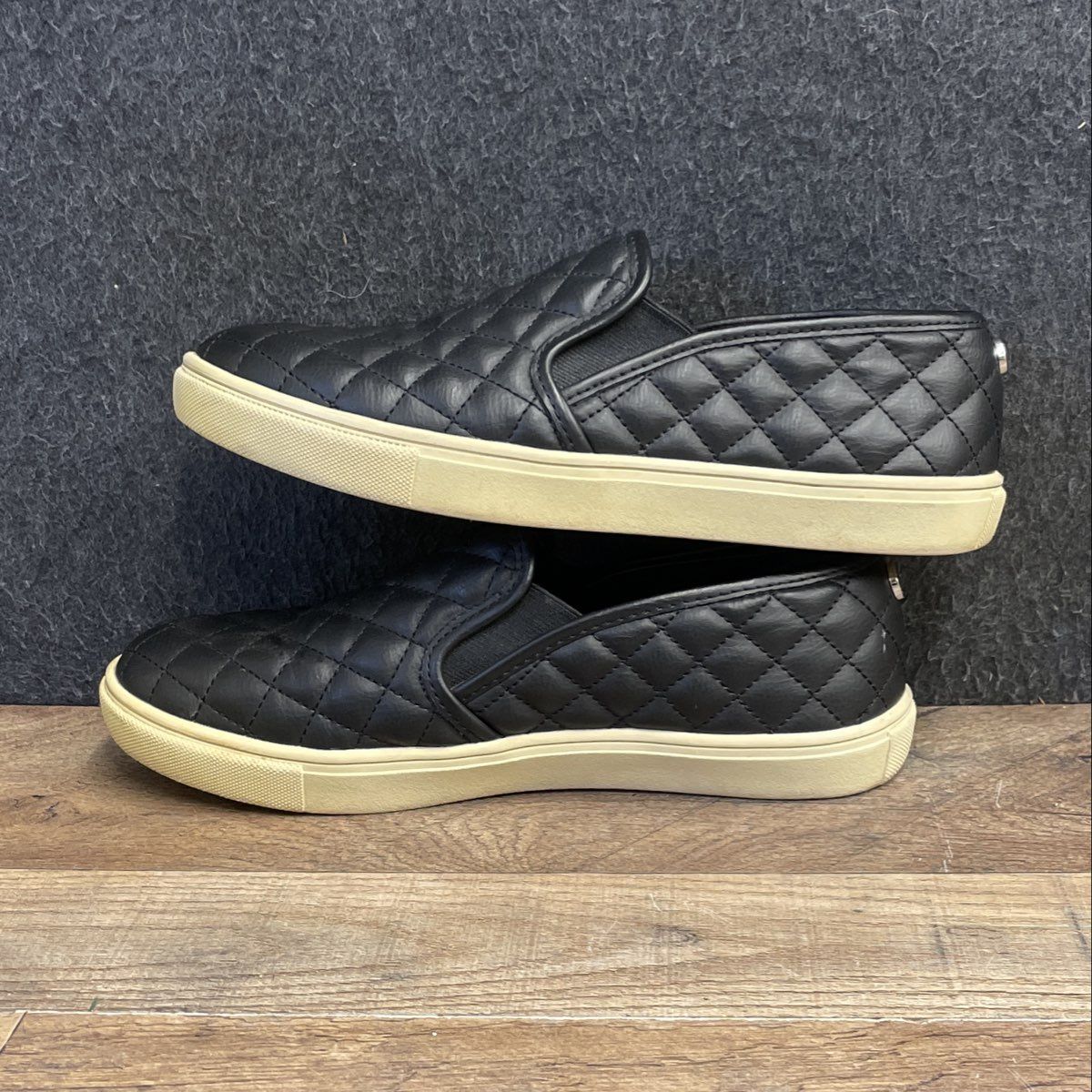 Steve Madden Ecentrcq Black Quilted Slip-On Sneakers Women's Size 7