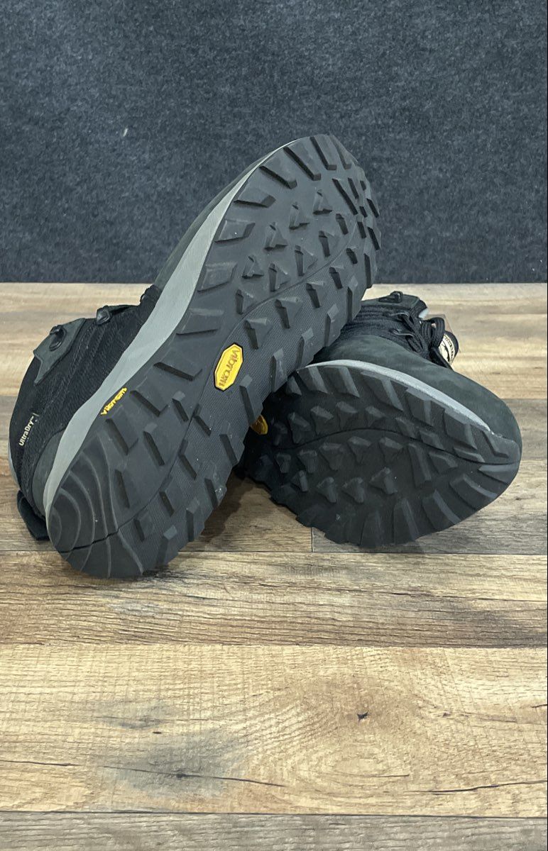 Irish Setter UltraDry Waterproof Black Vibram Sole Hiking Boots Men's Size 8.5
