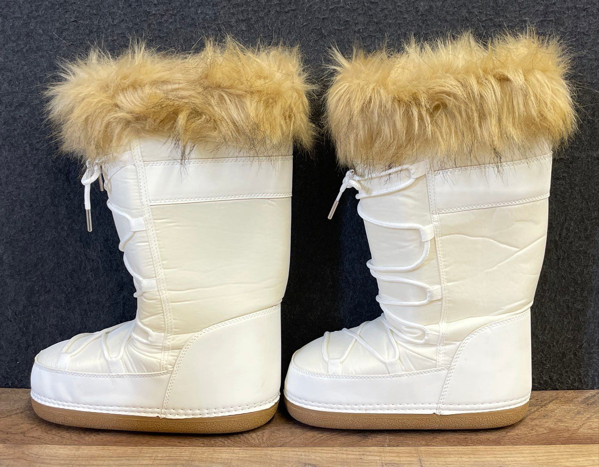 JustFab Alaska White Faux Fur Trim Winter Snow Moon Boots Size M 7-8