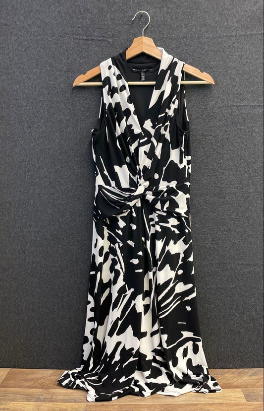 White House Black Market Women's Twist Front Dress Black White Abstract Sz 0