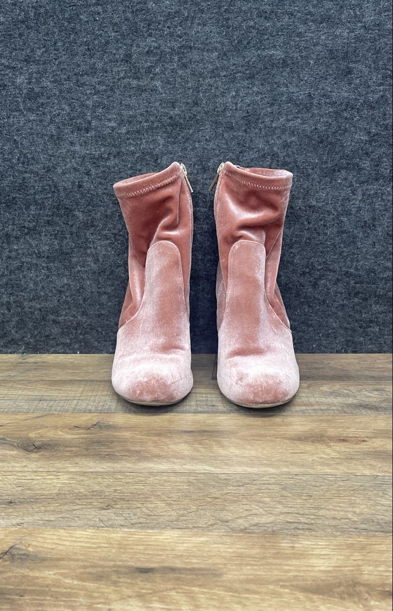 Bamboo Pink Velvet Chunky Block Heel Ankle Booties Women's Size 7
