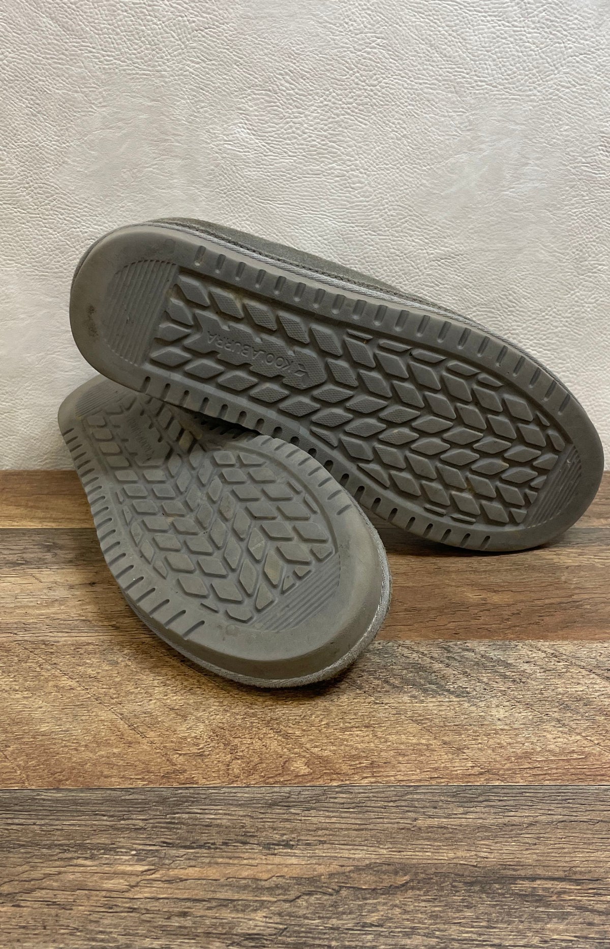 Koolaburra by UGG Burree Men's Grey Suede Clog Slippers Size 10