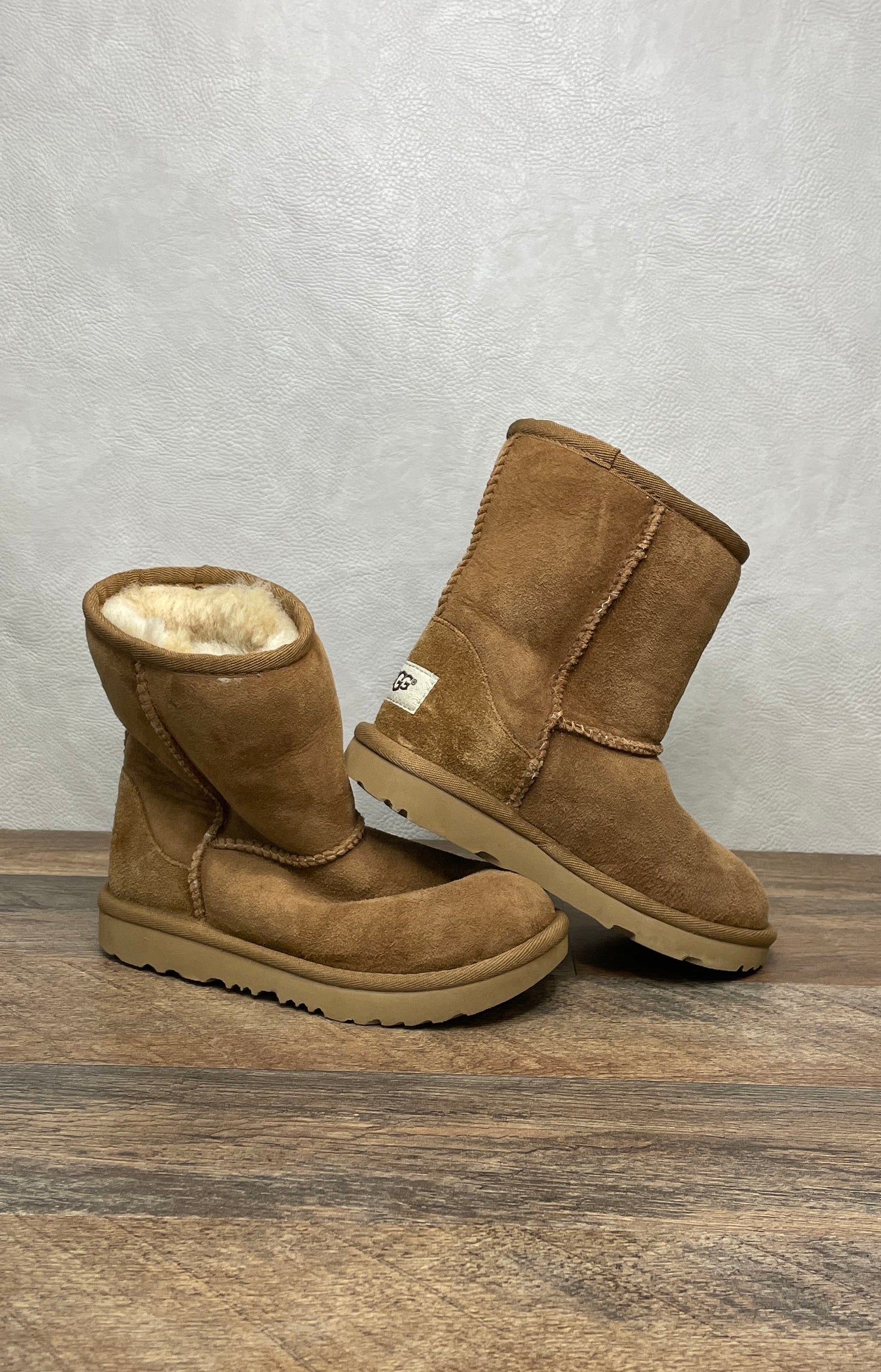 UGG Classic Short II Chestnut Suede Sheepskin Boots Women's Size 12