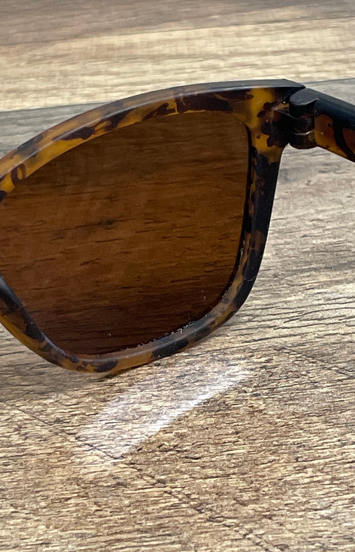 Goodr Unisex Bosley's Basset Hound Dreams Sunglasses Tortoise Polarized