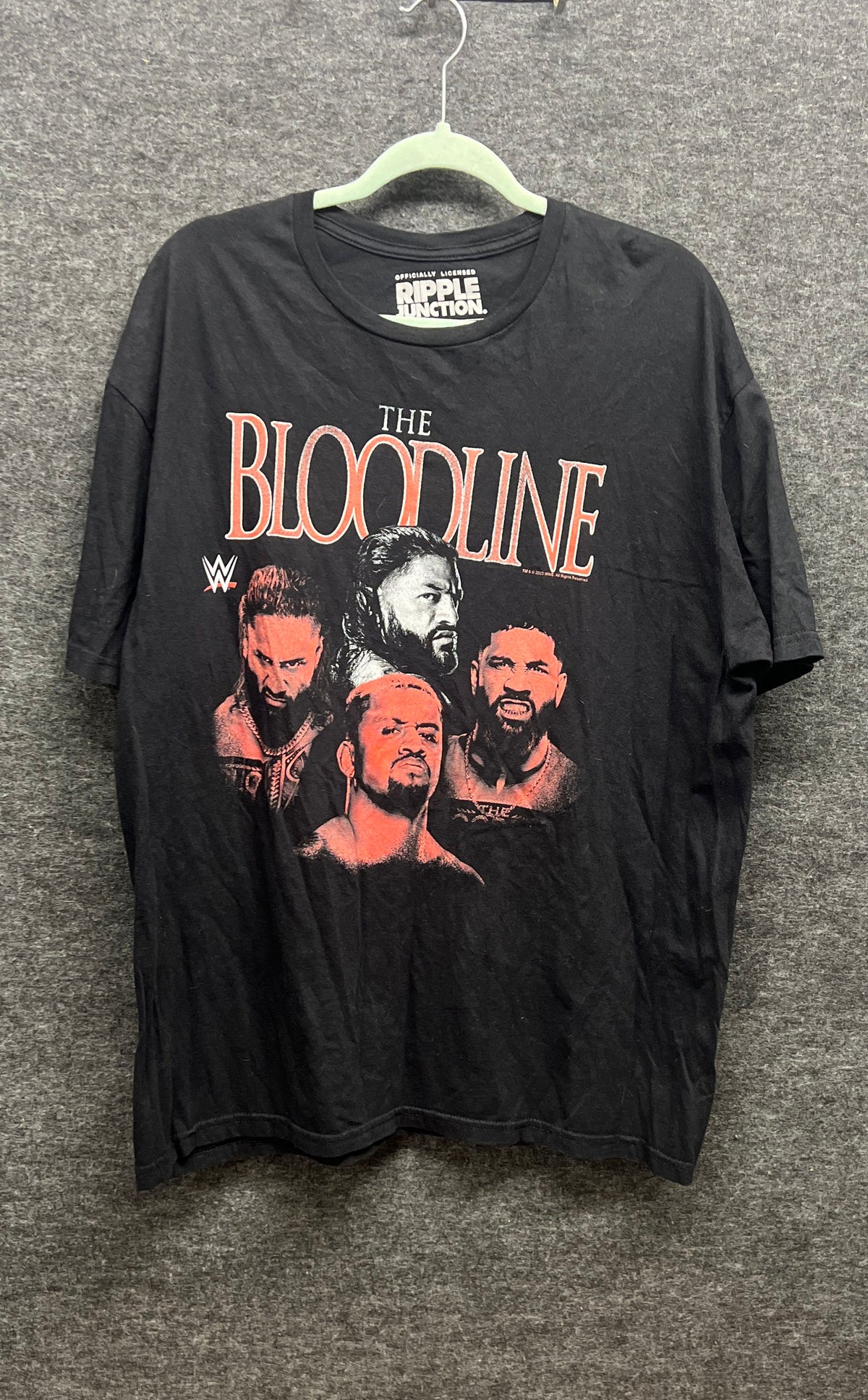WWE The Bloodline Roman Reigns The Usos Solo Sikoa Wrestling T-Shirt Sz L