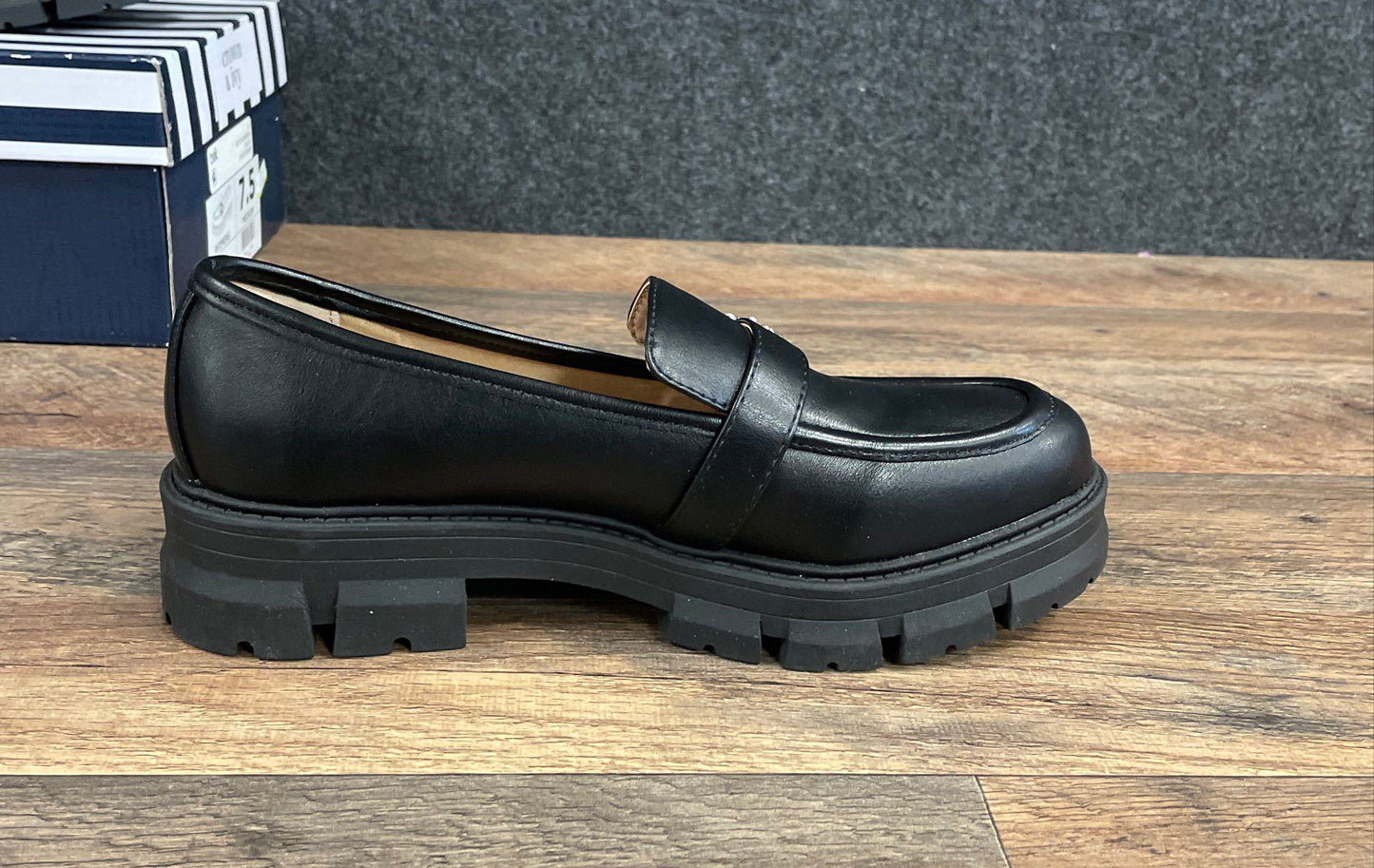 Crown & Ivy Lenny Black Lug Sole Pearl Buckle Loafers Women's Size 7.5