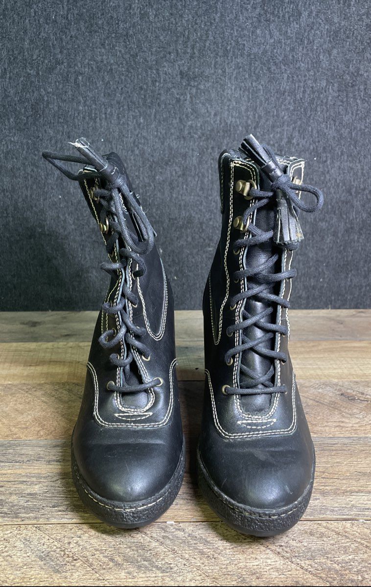 Timberland 63647 Black Leather Block Heel Lace Up Boots Women's Size 7M