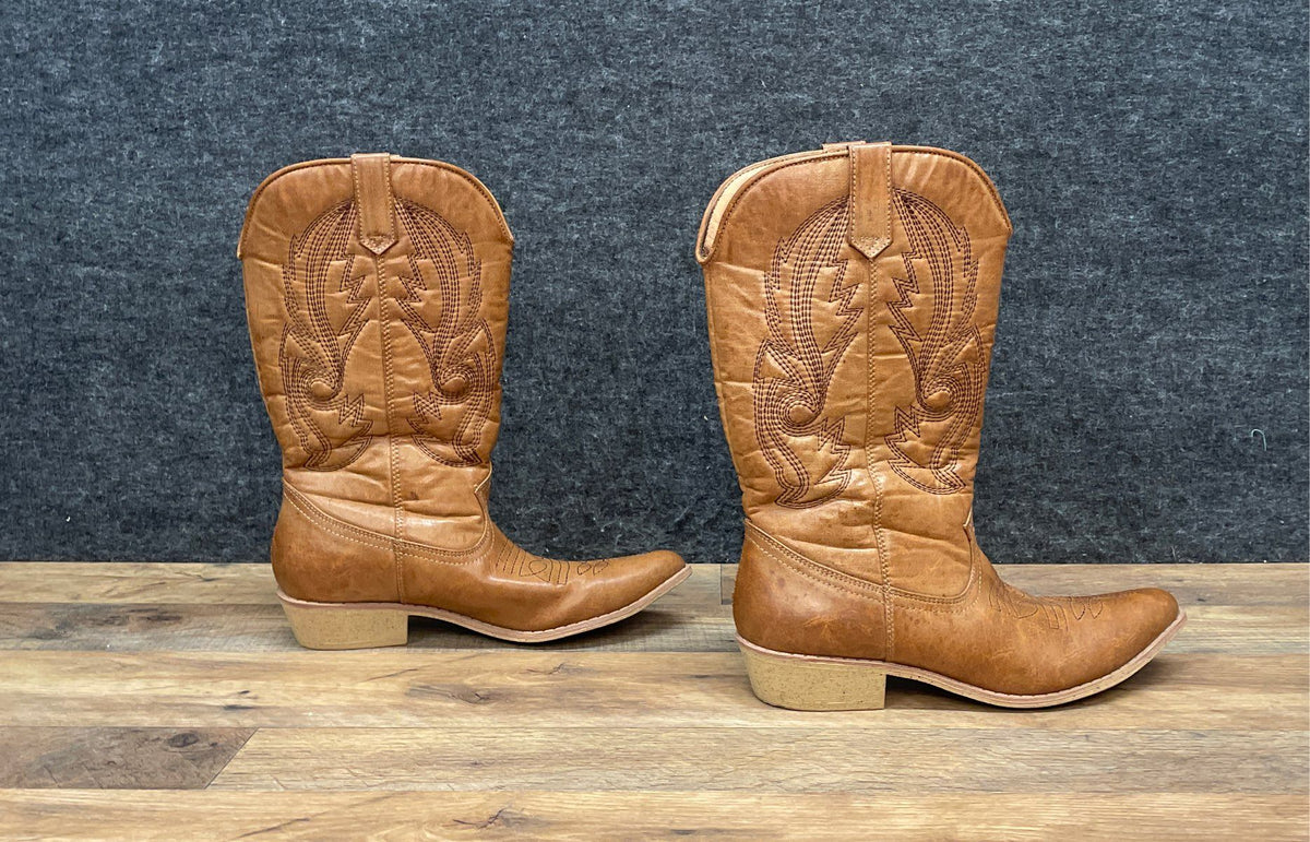 Coconuts Gaucho Tan Synthetic Leather Western Cowboy Boots Women's Size 6.5